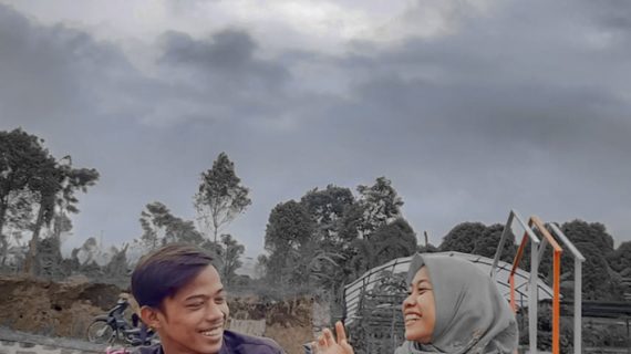 Farah dan Adit