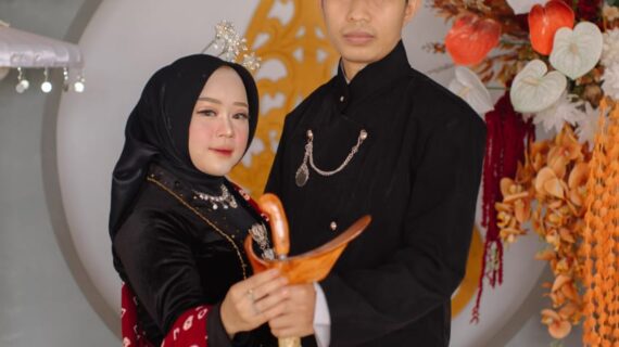 Intan dan Deni
